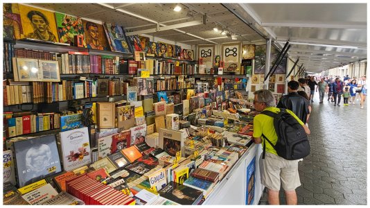 Street Booksellers - Passeig de Gràcia -  Barcelona.jpg