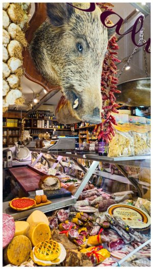 Salumeria F.lli Ciavatta 1956 - Via del Lavatore.jpg