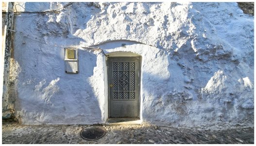 Romani Cave House - Granada.jpg