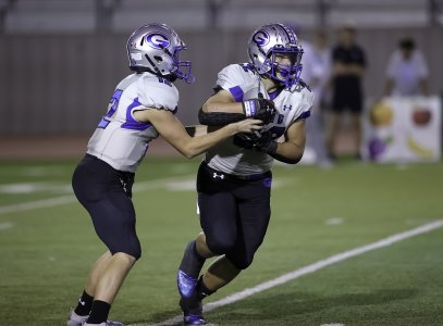Leander Glenn 28 vs Georgetown 22 2022 MP-38.jpg