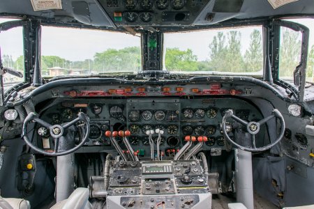 flightdeck.jpg