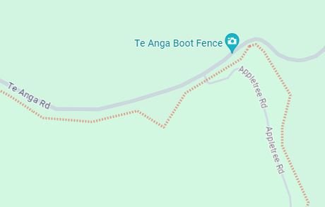 boot fence.JPG