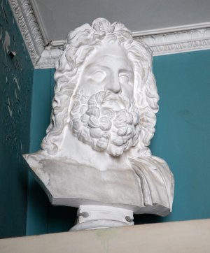 Statue.jpg
