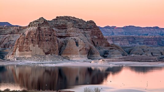 2098 Wahweap Marina, AZ.jpg