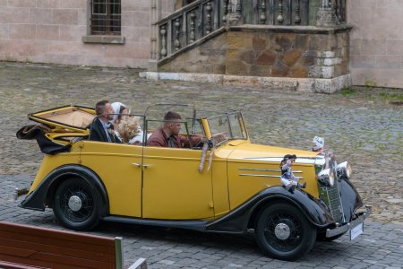 Car for the bride_2.jpg