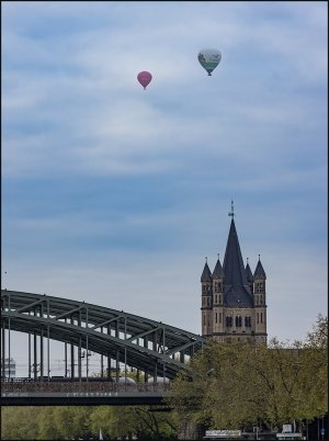 3398_Hot Air over Bridge.jpg