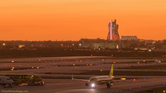 GuitarHotel-FLL-Sunset_MED50686.jpg