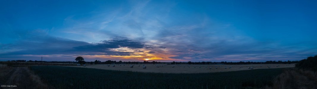20220716-20-02-38  20220716_210157-Pano.jpg