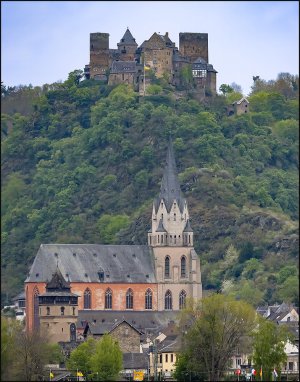 Liebfrauenkirche church  Schönburg Castle.jpg