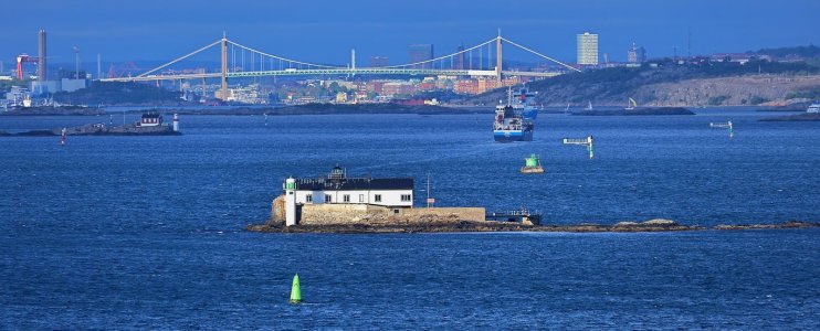 BöttöLighthouse_och Älvsborgbron_Gothenburg_77RZ.jpg