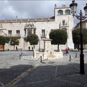 Casa del Cordon, BURGOS_resized.jpg